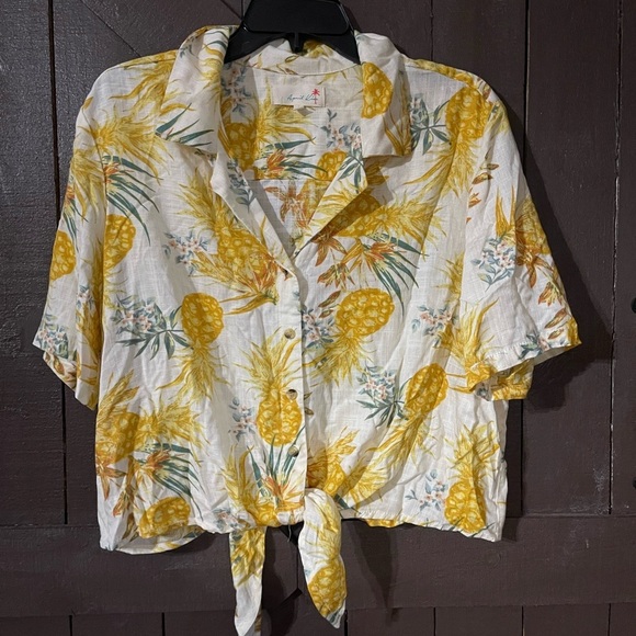 April Kiss Tops - APRIL KISS - button up blouse